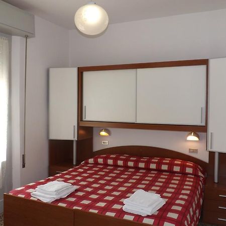Hotel La Vela Bellaria-Igea Marina Ruang foto