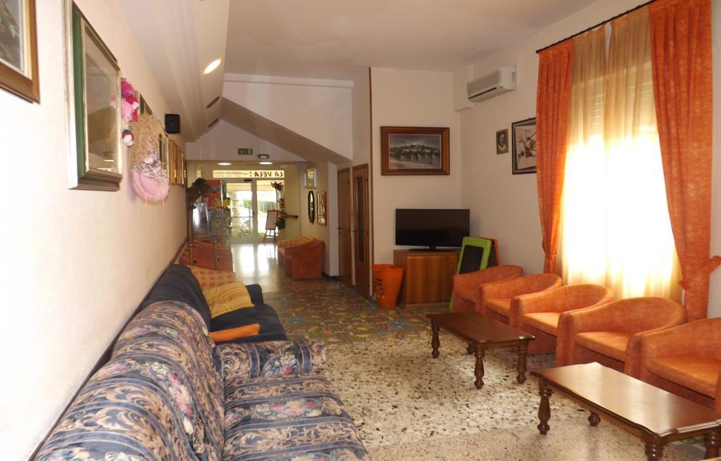 Hotel La Vela Bellaria-Igea Marina Bagian luar foto