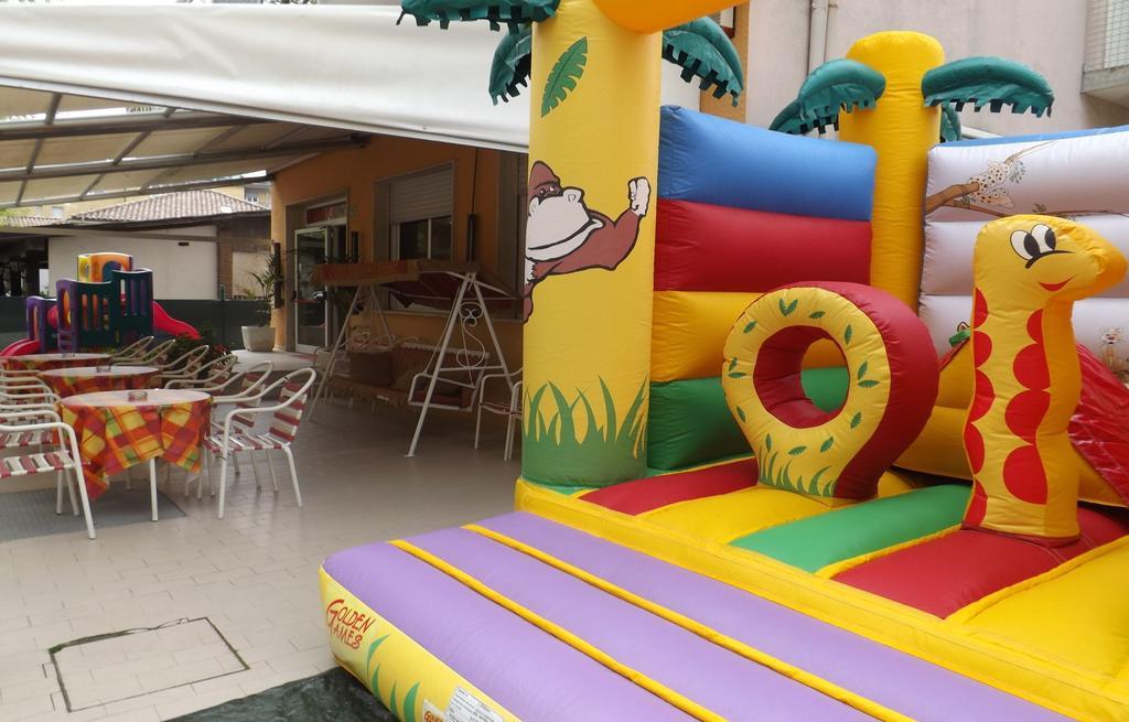 Hotel La Vela Bellaria-Igea Marina Bagian luar foto