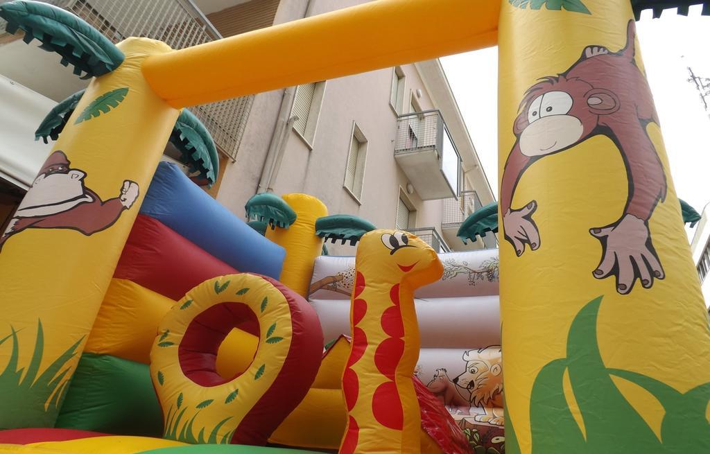 Hotel La Vela Bellaria-Igea Marina Bagian luar foto