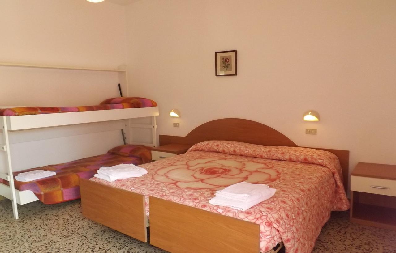 Hotel La Vela Bellaria-Igea Marina Ruang foto